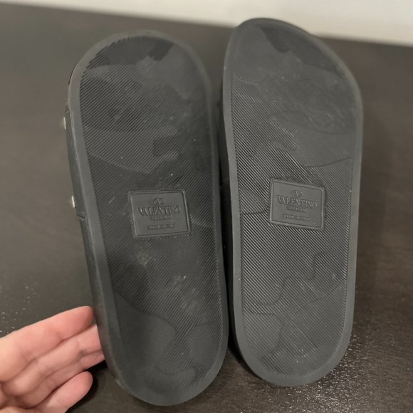 ROCKSTUD RUBBER SLIDER SANDAL - Picture 8 of 11